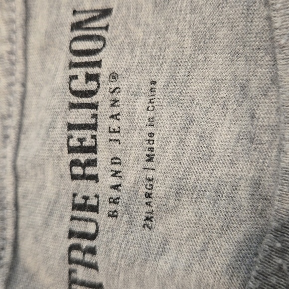 TRUE RELIGION " TRUE OVER HORSESHOE" GRAPHIC T. HEATHERED GREY. SIZE 2XL. - Picture 3 of 9